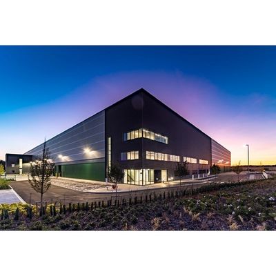 Wiatroodporna konstrukcja stalowa Centrum handlowe Stabilność Prefabrykowana profesjonalna