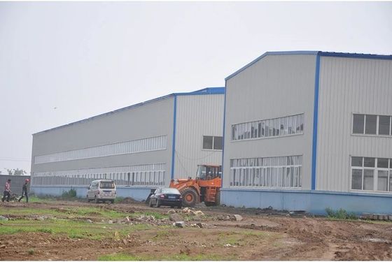 Warsztat prefabrykowany Konstrukcja stalowa Siatka magazynowa Q355B Materiał