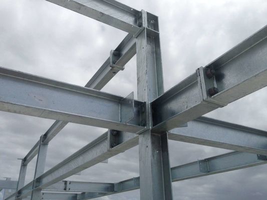 Q355 Spawana konstrukcja warsztatu stalowego o przekroju H z płatwią z sekcji C/Z