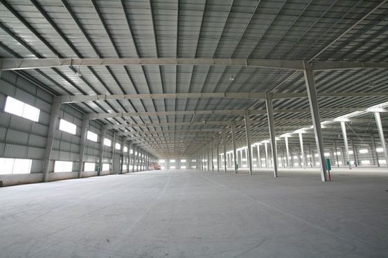 Prefabrykowane metalowe budynki stalowe warsztaty konstrukcyjne z konstrukcją i izolacją portali