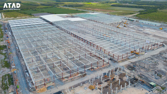 A large-span light steel structure processing workshop with crane beams
