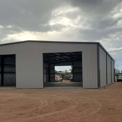 Warsztat produkcji i obróbki konstrukcji stalowych z dachem dwuspadowym